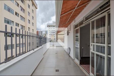 Apartamento para alugar com 160m², 4 quartos e 3 vagas Apartamento para alugar com 160m², 4 quartos e 3 vagasVaranda