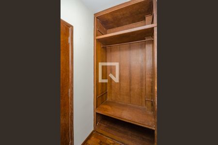 Apartamento para alugar com 160m², 4 quartos e 3 vagas Apartamento para alugar com 160m², 4 quartos e 3 vagasCloset da suíte