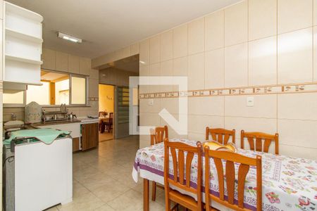 Casa à venda com 253m², 2 quartos e 2 vagas Casa à venda com 253m², 2 quartos e 2 vagasCozinha