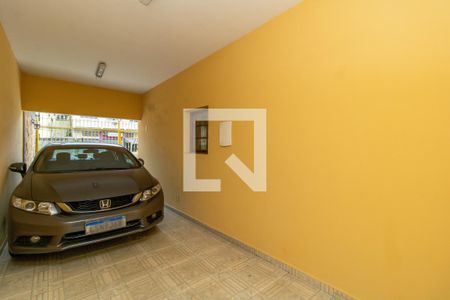 Casa à venda com 253m², 2 quartos e 2 vagas Casa à venda com 253m², 2 quartos e 2 vagasGaragem