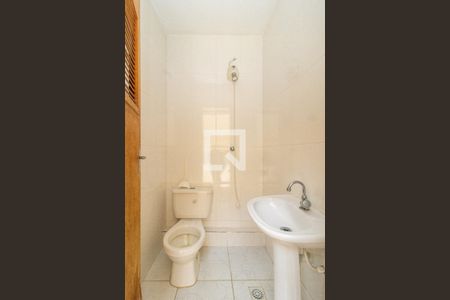 Casa à venda com 253m², 2 quartos e 2 vagas Casa à venda com 253m², 2 quartos e 2 vagasBanheiro de serviço