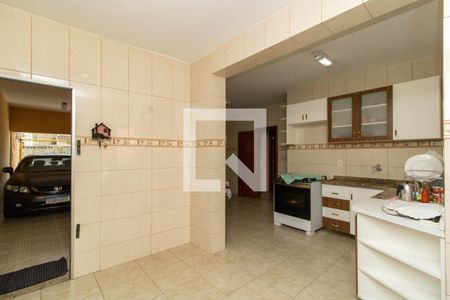 Casa à venda com 253m², 2 quartos e 2 vagas Casa à venda com 253m², 2 quartos e 2 vagasCozinha