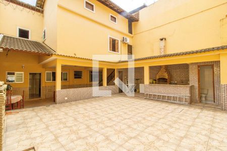 Casa à venda com 253m², 2 quartos e 2 vagas Casa à venda com 253m², 2 quartos e 2 vagasQuintal Fundos