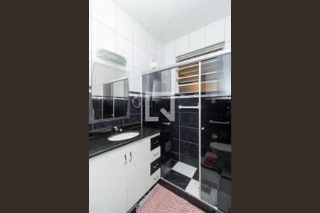 Casa à venda com 253m², 2 quartos e 2 vagas Casa à venda com 253m², 2 quartos e 2 vagasBanheiro Social