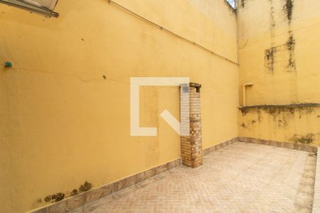 Casa à venda com 253m², 2 quartos e 2 vagas Casa à venda com 253m², 2 quartos e 2 vagasVaranda