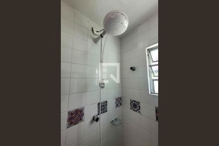 Banheiro de kitnet/studio para alugar com 1 quarto, 45m² em Vila Brasilina, São Paulo