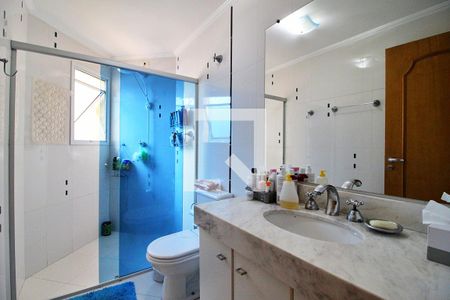 Casa à venda com 225m², 3 quartos e 6 vagasBanheiro da Suíte 1