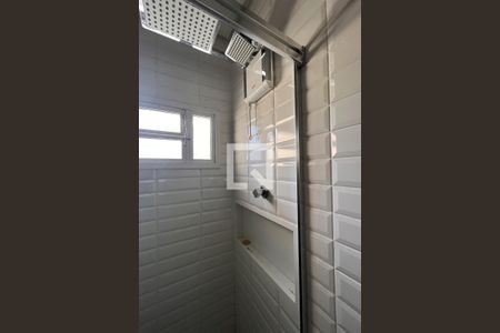 Banheiro de apartamento à venda com 1 quarto, 38m² em Centro Histórico, Porto Alegre