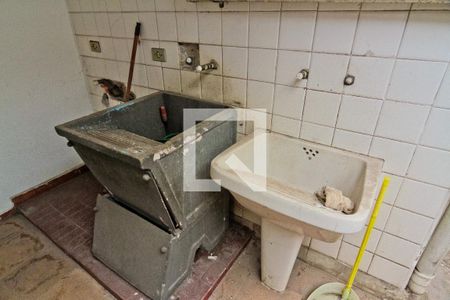 Casa à venda com 200m², 4 quartos e 5 vagasÁrea de Serviço