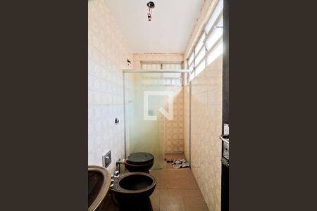 Casa à venda com 200m², 4 quartos e 5 vagasBanheiro da Suíte