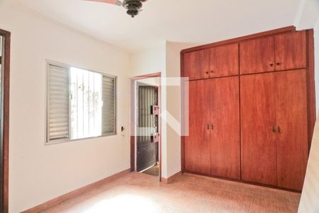 Casa à venda com 200m², 4 quartos e 5 vagasSuíte