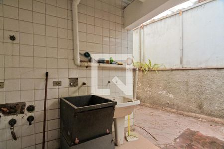 Casa à venda com 200m², 4 quartos e 5 vagasÁrea de Serviço