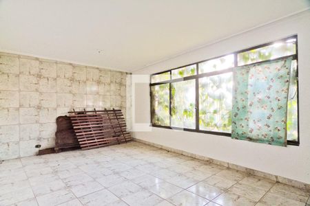 Sala de casa à venda com 4 quartos, 200m² em Vila Santa Delfina, São Paulo