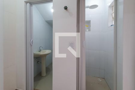 Banheiro de casa para alugar com 1 quarto, 35m² em Vila Deodoro, São Paulo