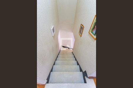 Escada Dormitórios de casa à venda com 2 quartos, 114m² em Vila Assunção, Santo André