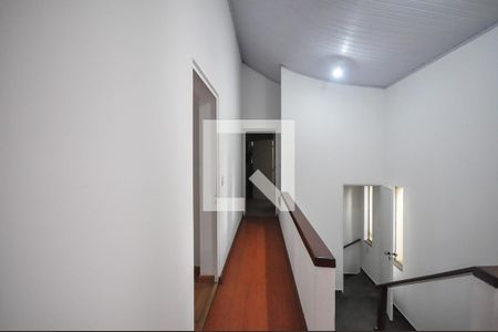 Corredor de casa à venda com 3 quartos, 700m² em Vila Suzana, São Paulo