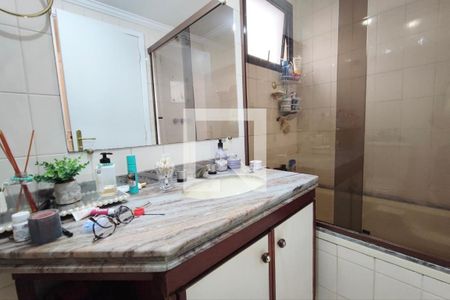 Apartamento à venda com 139m², 3 quartos e 3 vagasBanheiro suíte 