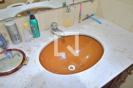 Casa à venda com 650m², 4 quartos e 3 vagasBanheiro da Suíte 2