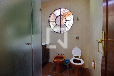 Casa à venda com 650m², 4 quartos e 3 vagasBanheiro da Suíte 2