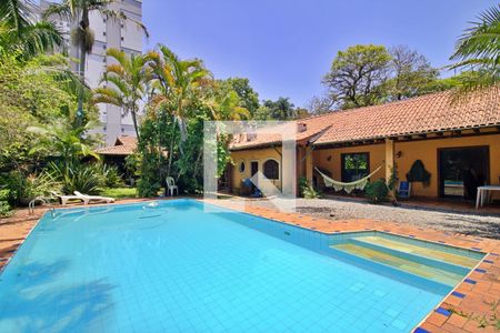 Casa à venda com 650m², 4 quartos e 3 vagasÁrea Externa