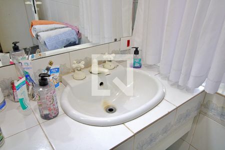 Casa à venda com 650m², 4 quartos e 3 vagasBanheiro da Suíte Americana