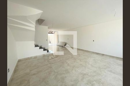 Casa à venda com 98m², 3 quartos e 4 vagas Casa à venda com 98m², 3 quartos e 4 vagasSala