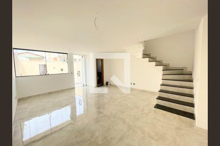 Sala de casa à venda com 3 quartos, 98m² em Santa Branca, Belo Horizonte
