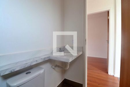 Casa para alugar com 72m², 2 quartos e 2 vagasBanheiro Social