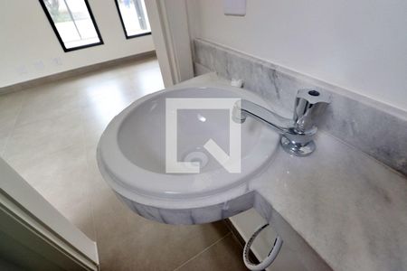 Casa para alugar com 72m², 2 quartos e 2 vagasLavabo