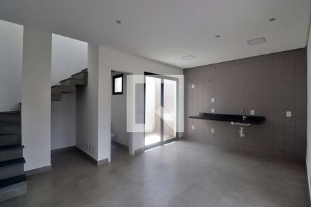 Sala de casa para alugar com 2 quartos, 72m² em Utinga, Santo André