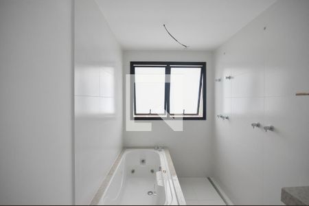 Apartamento à venda com 230m², 4 quartos e 4 vagasBanheiro suíte 4