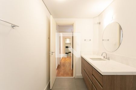 Banheiro da Suíte 1 de apartamento para alugar com 2 quartos, 105m² em Jardim Paulista, São Paulo