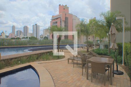 Apartamento à venda com 126m², 2 quartos e 2 vagas Apartamento à venda com 126m², 2 quartos e 2 vagasÁrea comum - Piscina