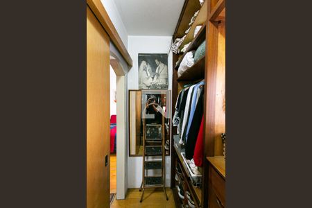 Casa à venda com 250m², 3 quartos e 4 vagas Casa à venda com 250m², 3 quartos e 4 vagasCloset da Suíte 1