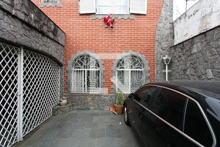 Casa à venda com 250m², 3 quartos e 4 vagas Casa à venda com 250m², 3 quartos e 4 vagasGaragem