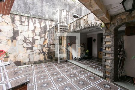 Casa à venda com 250m², 3 quartos e 4 vagas Casa à venda com 250m², 3 quartos e 4 vagasQuintal