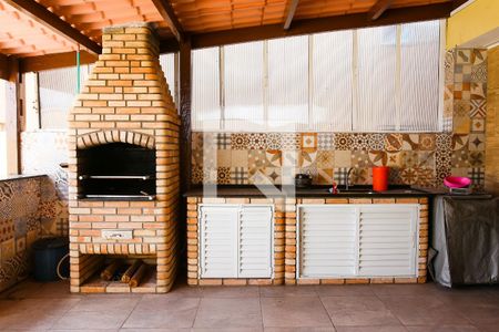 Casa à venda com 438m², 4 quartos e 5 vagasChurrasqueira