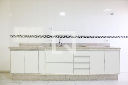 Casa à venda com 438m², 4 quartos e 5 vagasCozinha