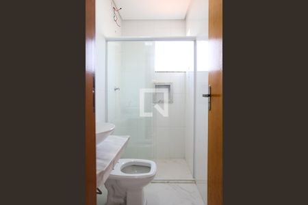 Casa à venda com 438m², 4 quartos e 5 vagasBanheiro da Suite 2