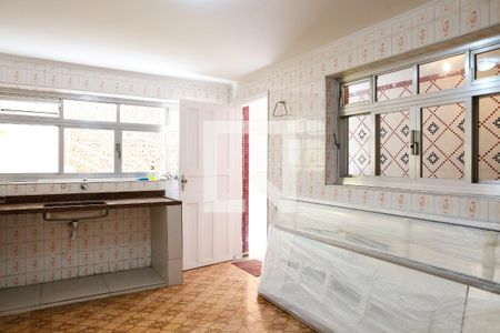 Casa à venda com 438m², 4 quartos e 5 vagasCozinha 2