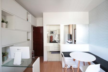 Sala de apartamento à venda com 2 quartos, 56m² em Vila Cloris, Belo Horizonte