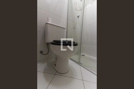 Casa para alugar com 350m², 4 quartos e 6 vagas Casa para alugar com 350m², 4 quartos e 6 vagasBanheiro da Garagem
