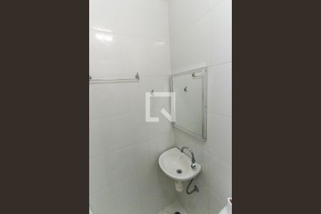 Casa para alugar com 350m², 4 quartos e 6 vagas Casa para alugar com 350m², 4 quartos e 6 vagasBanheiro da Garagem