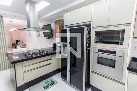Casa para alugar com 350m², 4 quartos e 6 vagas Casa para alugar com 350m², 4 quartos e 6 vagasCozinha