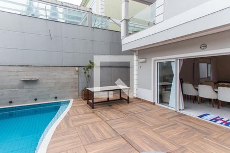 Casa para alugar com 350m², 4 quartos e 6 vagas Casa para alugar com 350m², 4 quartos e 6 vagasQuintal