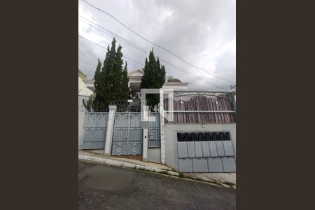 Casa para alugar com 350m², 4 quartos e 6 vagas Casa para alugar com 350m², 4 quartos e 6 vagasFachada