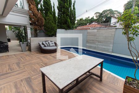 Casa para alugar com 350m², 4 quartos e 6 vagas Casa para alugar com 350m², 4 quartos e 6 vagasQuintal