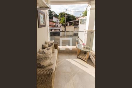 Casa para alugar com 350m², 4 quartos e 6 vagas Casa para alugar com 350m², 4 quartos e 6 vagasVaranda