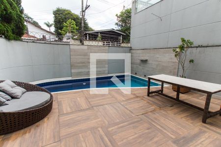 Casa para alugar com 350m², 4 quartos e 6 vagas Casa para alugar com 350m², 4 quartos e 6 vagasQuintal