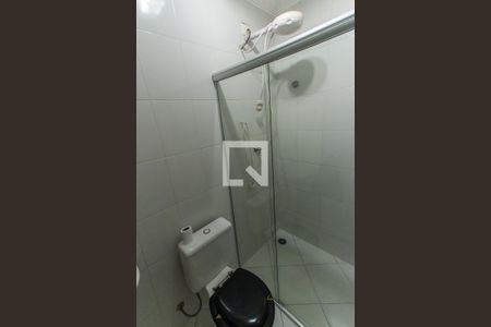 Casa para alugar com 350m², 4 quartos e 6 vagas Casa para alugar com 350m², 4 quartos e 6 vagasBanheiro da Garagem